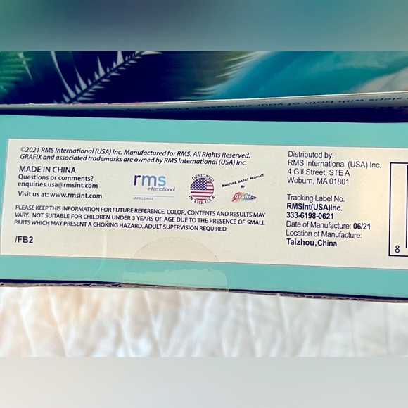 Premium Abstract Pour Paint Kit – Includes 2 Canvases & All Supplies, Unopened - Picture 8 of 9